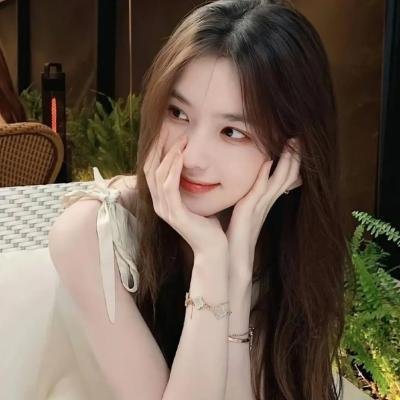 战火下的小花